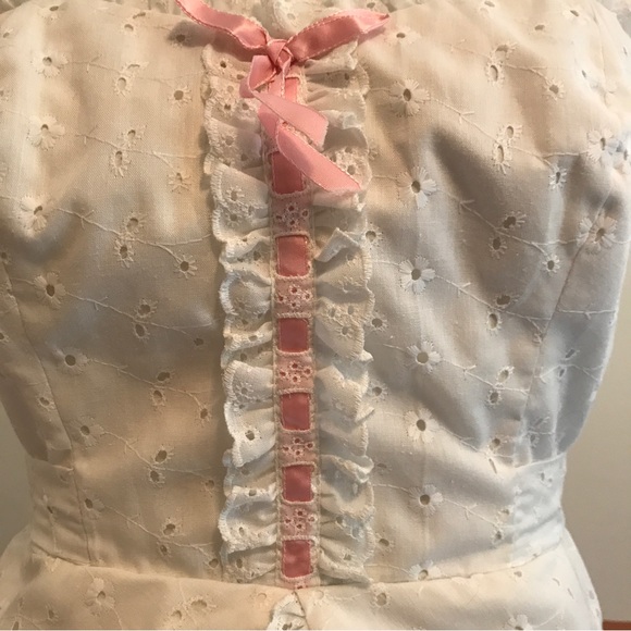 Vintage eyelet lace bodice- 1970s maxi dress - Picture 3 of 9